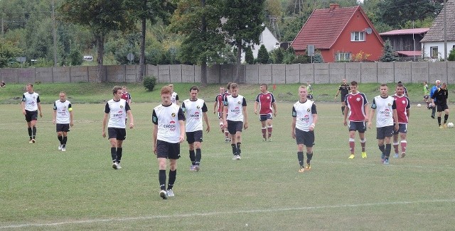 Wynikiem 0:0 zakończył się sobotni mecz ligi okręgowej między Startem Miastko a GTS Czarna Dąbrówka.