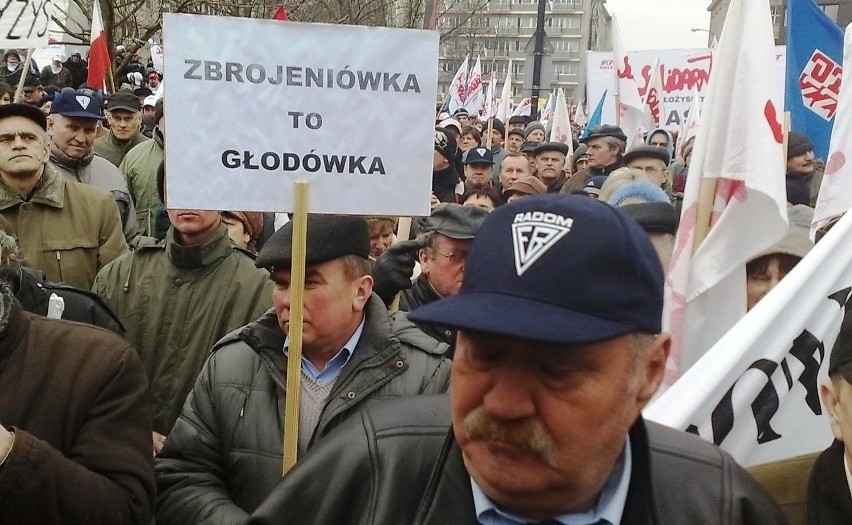Trzy tysiące pracowników „Łucznika” w Radomiu podjęło strajk...
