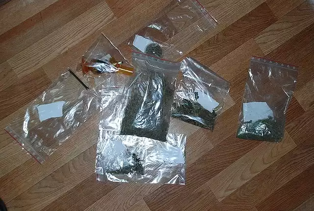 W miejscowości Postołów policja znalazła ponad 1,5 kg marihuany.