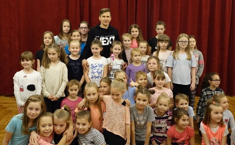 Tomasz Barański uczył tańca w Pińczowie. Były warsztaty pełne radości [WIDEO, ZDJĘCIA]