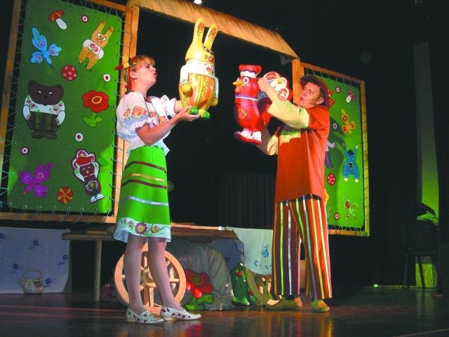 Spektakl Wołyńskiego Akademickiego Teatru Lalek z Łucka zaprezentowano w Gminnym Ośrodku Kultury w Czeremsze