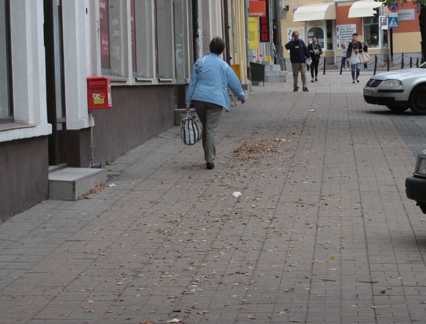 Mimo, że pracownice MZDiK codziennie starają się sprzątać...