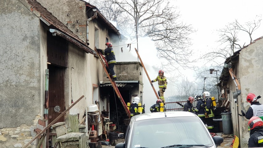 Tragedia w Ligocie Górnej pod Strzelcami Opolskimi. W pożarze domu zginął mężczyzna
