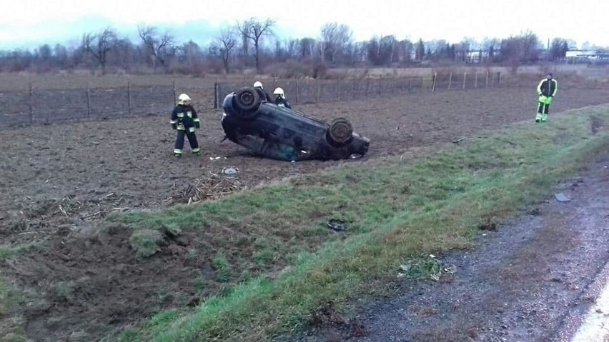 Poważny wypadek na drodze Wrocław-Świdnica. Są ranni (ZDJĘCIA)