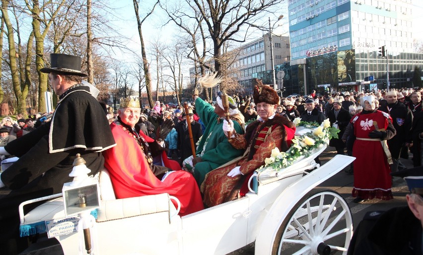 Święto Trzech Króli w Łodzi. Orszak przeszedł ulicami miasta [ZDJĘCIA]
