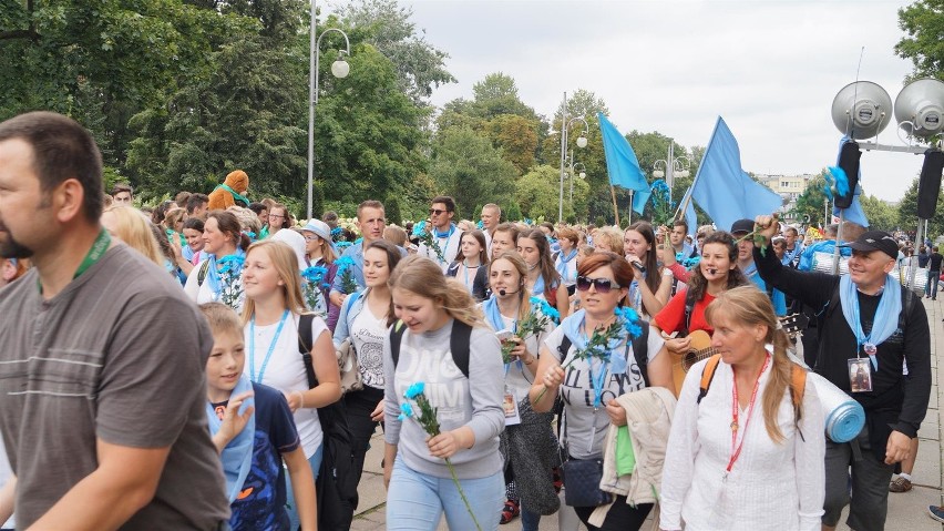 Częstochowa: Pielgrzymi przybywają na święto Wniebowzięcia...