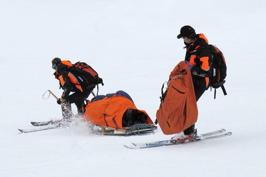 Wypadek na nartach w Wiśle Soszowie. Narciarka ma liczne złamania. Sprawca poszukiwany