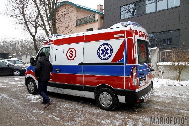 Ambulans stacjonuje w niemodlińskiej bazie pogotowia przy ul. Zamkowej.