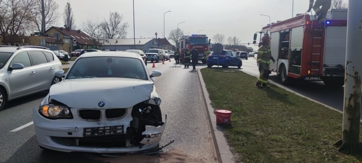 Wypadek samochodowy w Koszalinie. Kolizja na 4-go Marca [ZDJĘCIA]