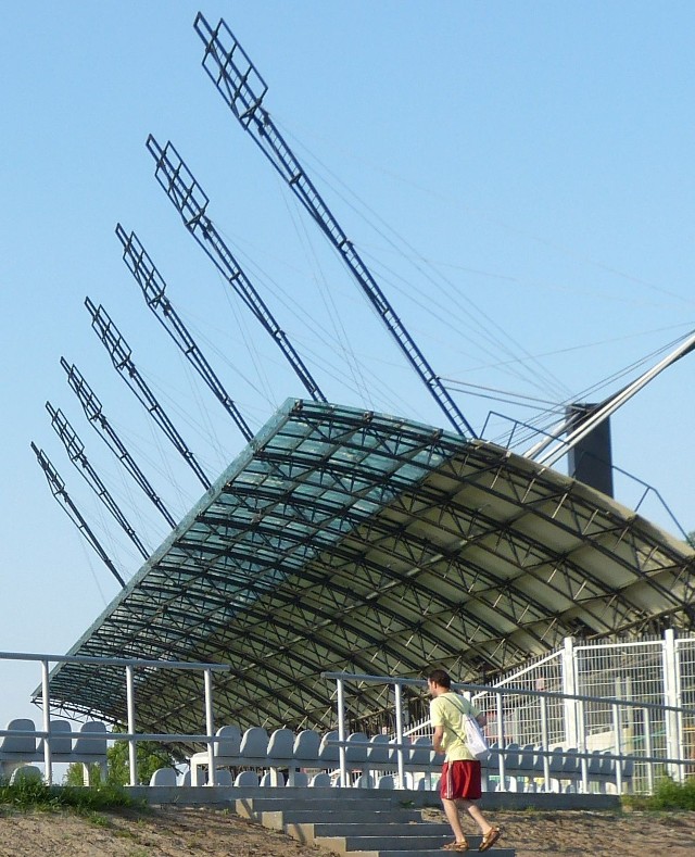 Sektor dla zorganizowanej grupy kibiców gości na stadionie w Stalowej Woli ma być otwarty na mecz Stali 13 września z Górnikiem Wałbrzych.