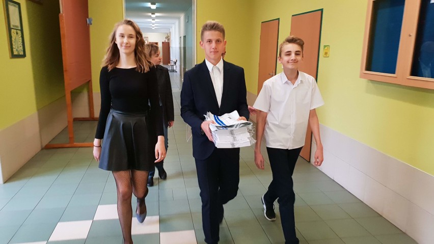 Egzamin gimnazjalny 2019 w Strzelcach Opolskich. Dyrektorom udało się skompletować komisje. Ostatni taki test w historii gimnazjów