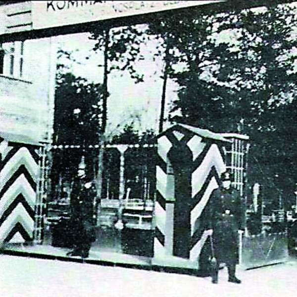 Tak wyglądał obóz w Pustkowie, mieścił się w 13 barakach, gdzie przebywało stale około 3100 osób. Faszyści zamordowali w nim 15 tysięcy Żydów, Polaków i Rosjan.