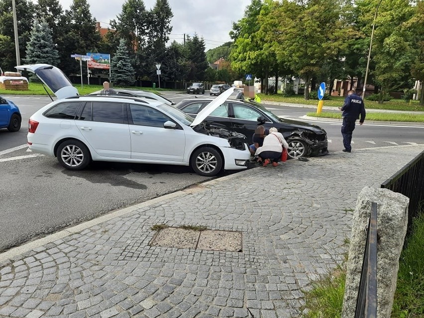 Wypadek trzech samochodów w Strzelinie na drodze krajowej nr...