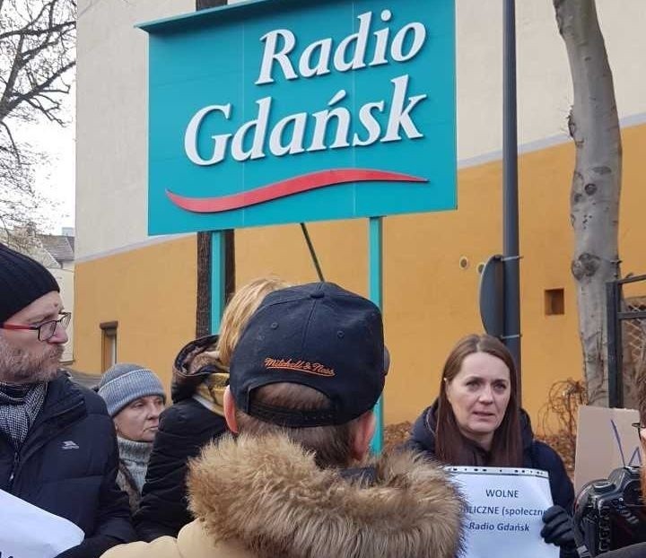 Protest w Radiu Gdańsk. Dziennikarze proszą o podpisywanie petycji w obronie Agnieszki Michajłow i Jacka Naliwajka