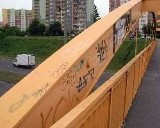 Firma zabierze się za usuwanie graffiti z bydgoskich kładek i mostów