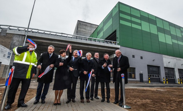 Toruń dostarczy do Bydgoszczy mniej śmieci niż obiecał, więc spalarnia chce ściągąć do nas odpady z całej Polski.