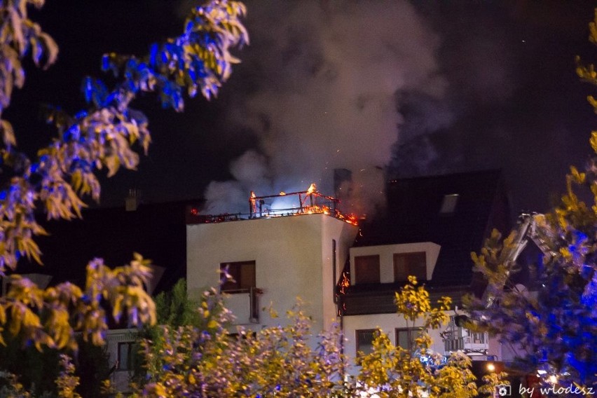 Nocny pożar domu pod Wrocławiem (ZDJĘCIA)