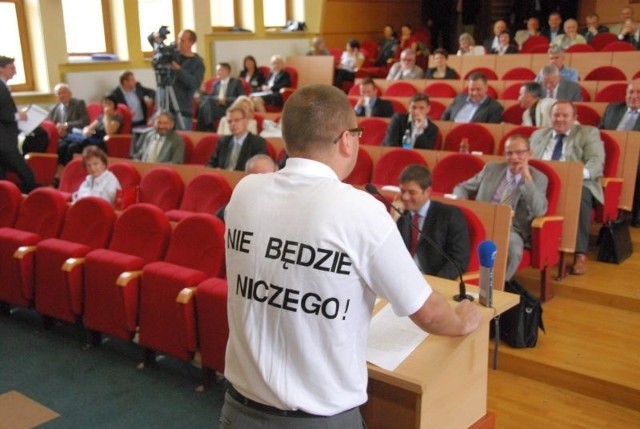 W ten sposób we wrześniu 2009 roku Rafał Rudnicki protestował przeciwko rządom Platformy Obywatelskiej w stolicy województwa podlaskiego