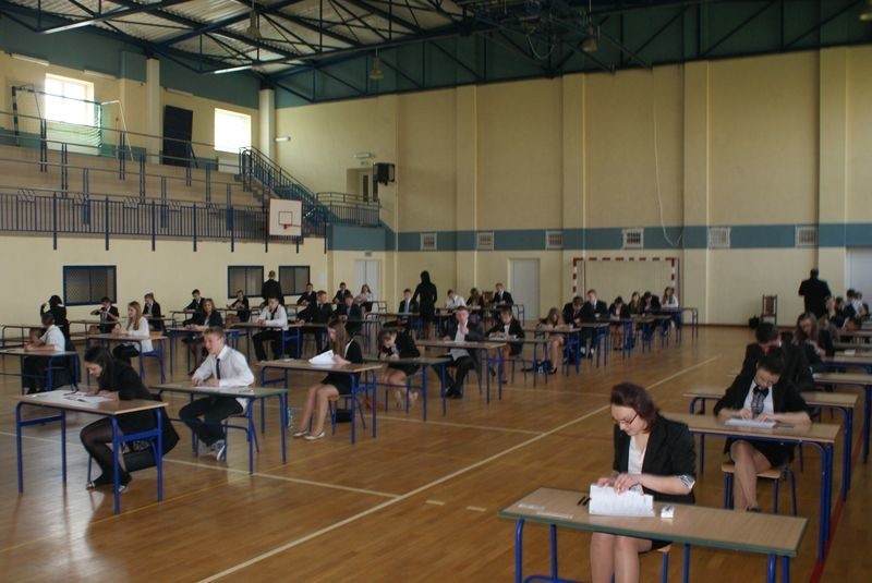W troszyńskim gimnazjum do egzaminu przystąpiło 52 uczniów z...