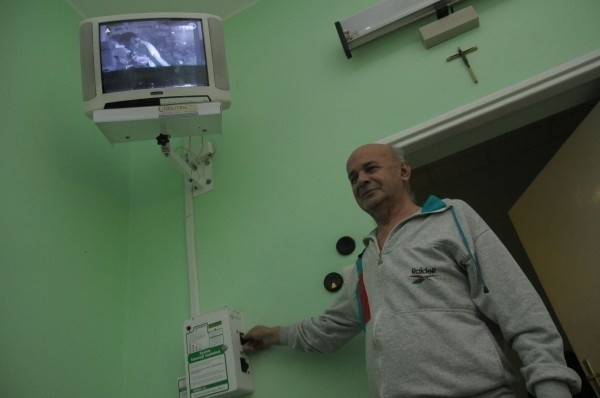 Rudolf Rutkowski uważa, że szpitalna telewizja to cenne urozmaicenie w szarym szpitalnym życiu.
