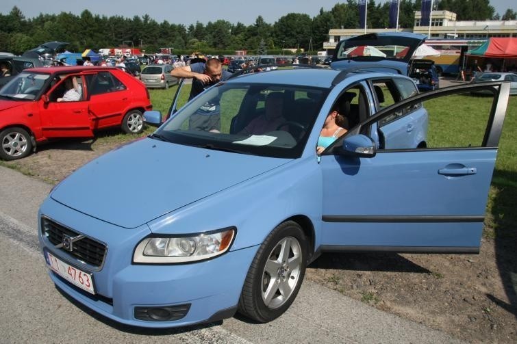Giełdy samochodowe w Kielcach i Sandomierzu (20.07) - ceny i...