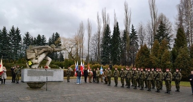 Bielsko-Biała: konsul Rosji i... ONR na Cmentarzu Żołnierzy Radzieckich