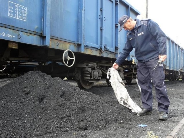 Mężczyzna, który kradł węgiel z pociągu, przyszedł do baru z odcięta ręką