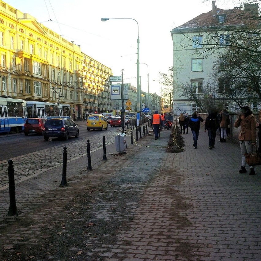 Dlaczego przekopują chodniki w centrum Wrocławia?