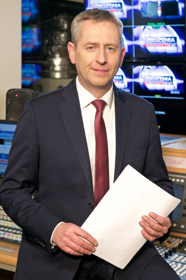 Jarosław  Lewandowski  znany jest m.in.  z roli  prezentera, redaktora i wydawcy magazynu informacyjnego „Zbliżenia”