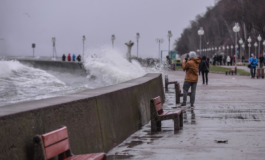 Sztorm na Bałtyku. Gdynia