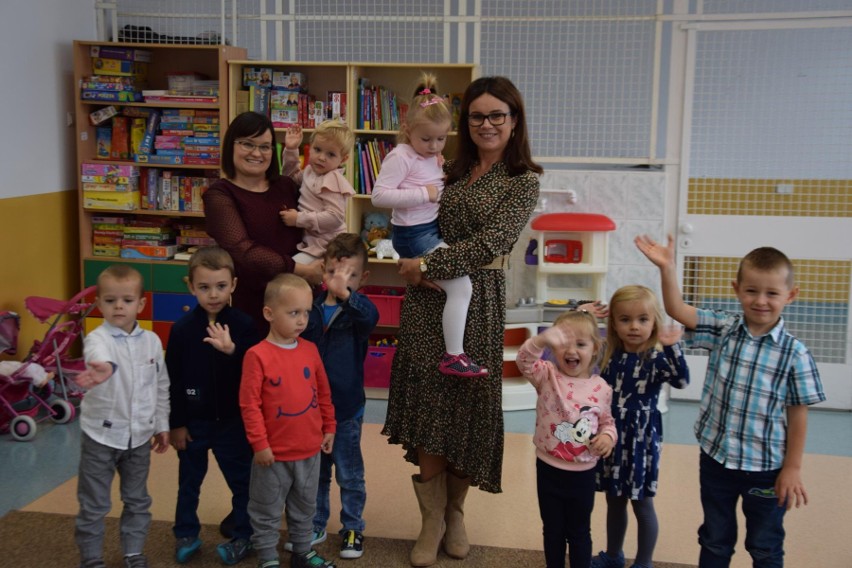 Uroczyste otwarcie nowego przedszkola w Gowarczowie. Najmłodsi mają piękną i nowoczesną placówkę (ZDJĘCIA)