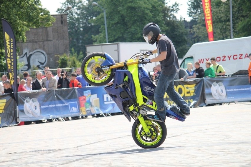 Profi Auto Show 2013. Zdjęcia dziewczyn