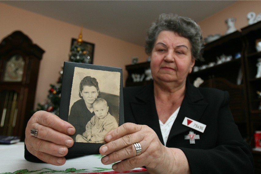 02.0.11 tychy barbara puc  urodzila sie w obozie w auschwitz...