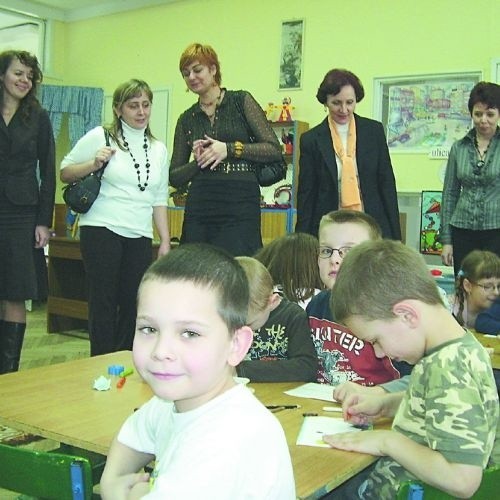 Goście z Białorusi odwiedzili Przedszkole nr 4 w Sokółce, gdzie już pod koniec marca przyjadą dzieci z Białorusi