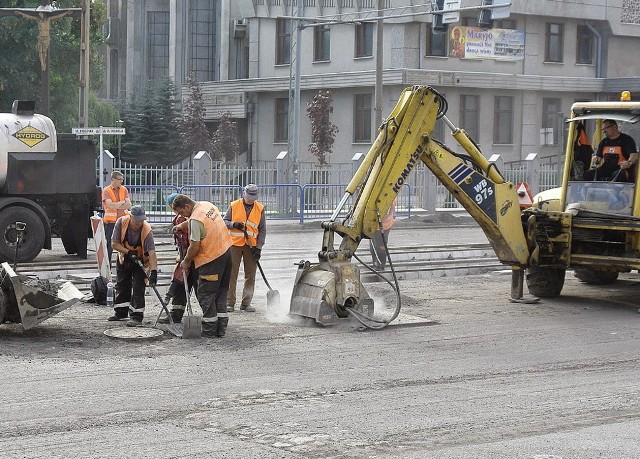 Jak obiecują drogowcy, skrzyżowanie ul. Chełmińskiej i Bydgoskiej udostępnią dla ruchu we wtorek w godzinach rannych.
