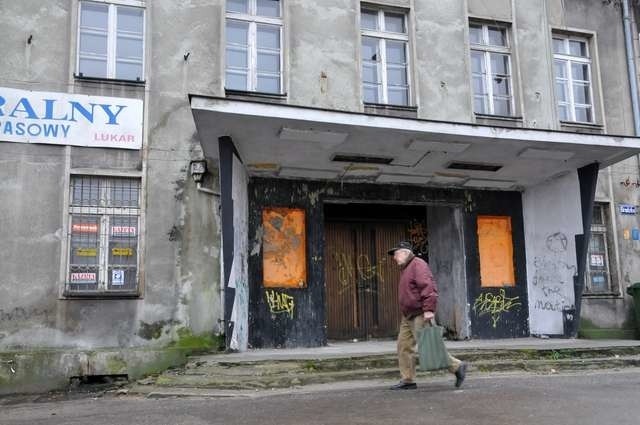 Obecny Teatr Kameralny to cień budynku sprzed lat