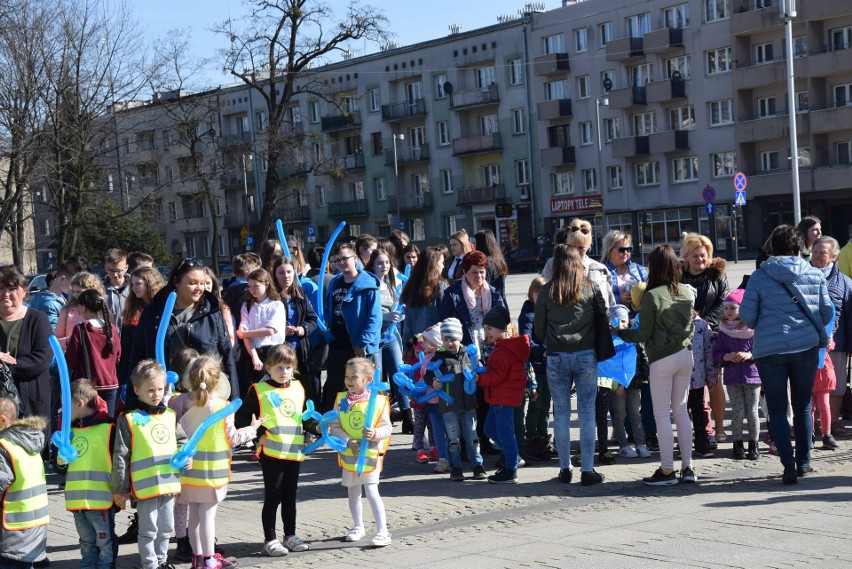 „Przystanek autyzm” to happening w Dzień Autyzmu na placu...