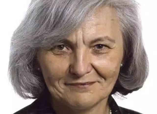 Urszula Krupa ma 66 lat, ukończyła studia lekarskie na Akademii Medycznej w Łodzi   