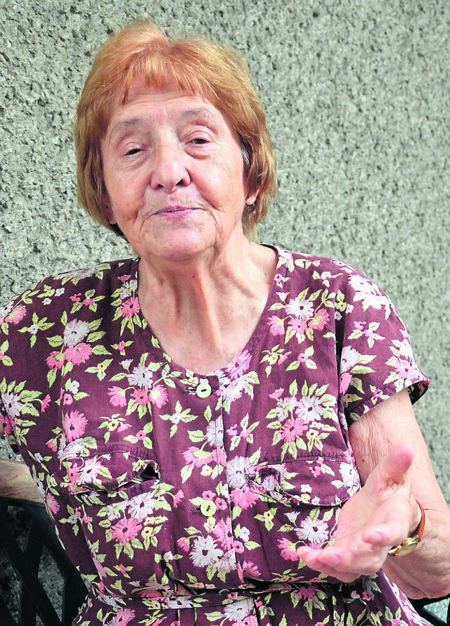 Halina Kocemba nie może się nadziwić, że 72 lata po wojnie w Marcinkowicach i Rdziostowie  nie sprzątnięto niewybuchów