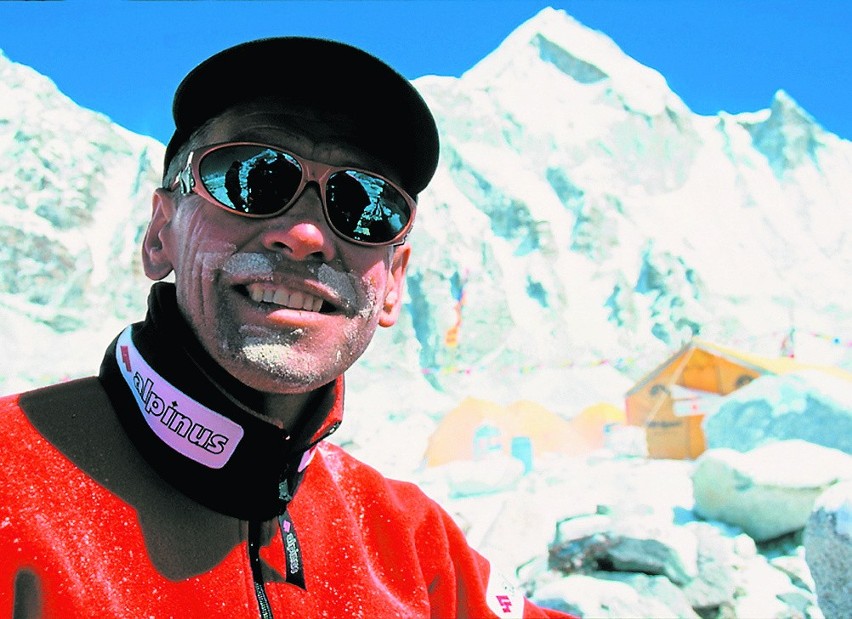 Piotr Pustelnik podczas wyprawy na Lhotse, jeden z...