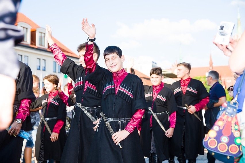 Podlaska Oktawa Kultur 2017. Kolorowa parada na Rynku...