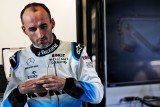 Robert Kubica bije, kopie i... namawia do aktywności [WIDEO]