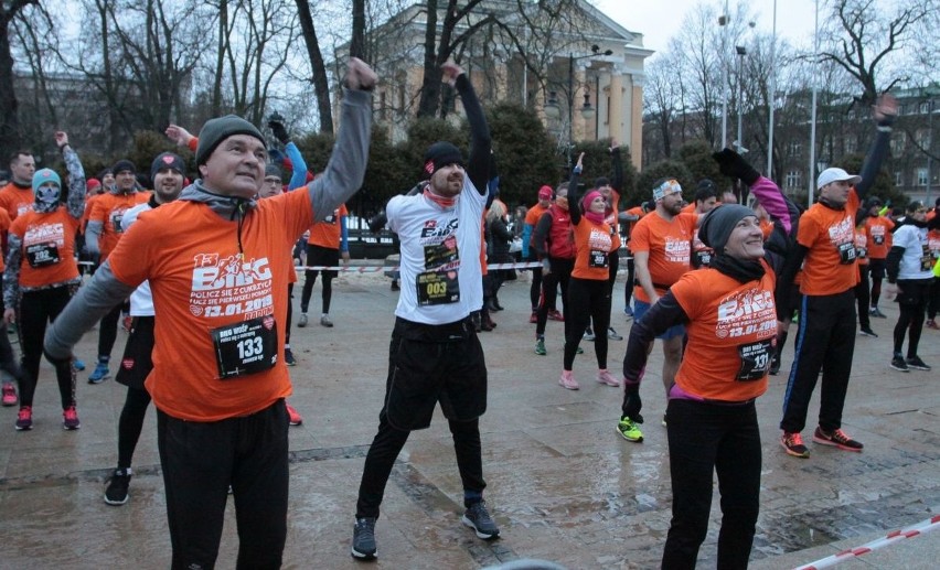 WOŚP 2019 w Radomiu. Biegacze "policzyli się z cukrzycą", wystartowało około 450 osób [WIDEO, ZDJĘCIA]