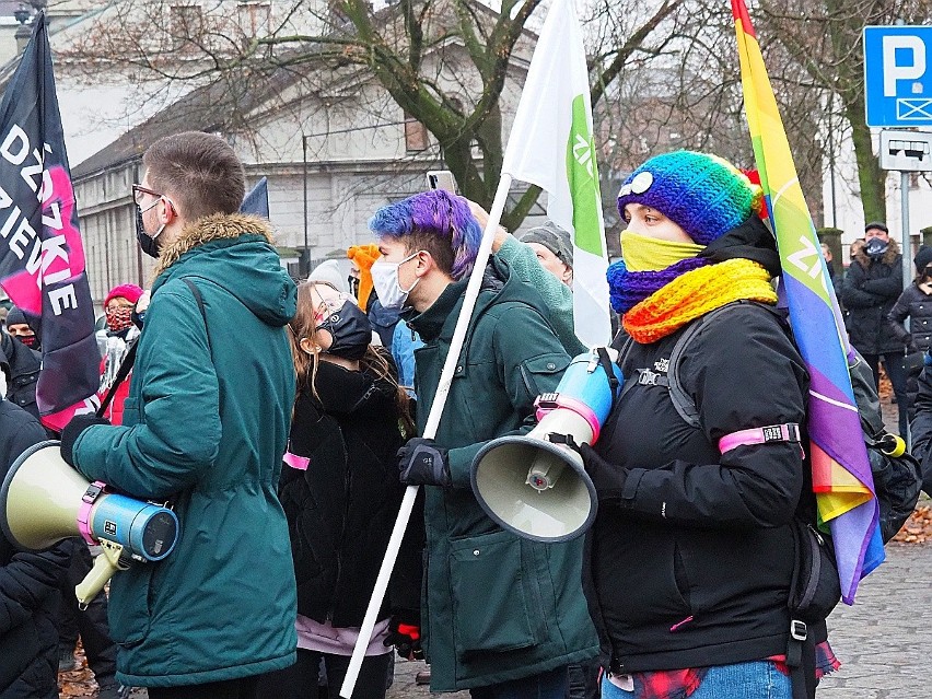 Strajk Kobiet. Tysiąc osób przeszło ulicami Łodzi w spontanicznej manifestacji