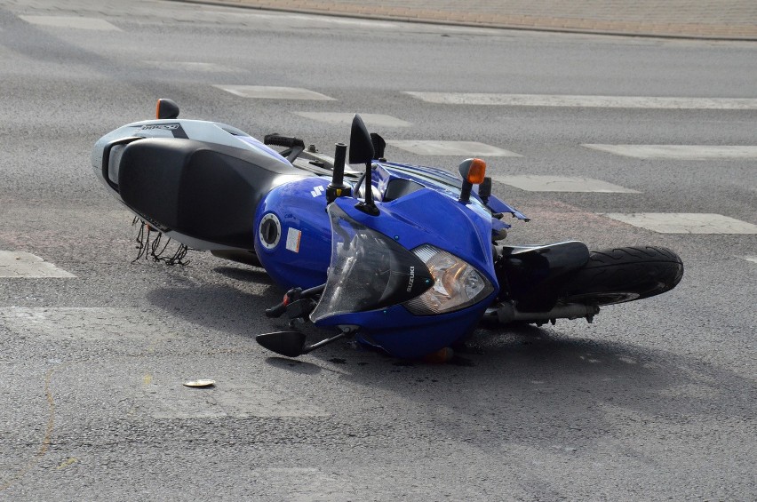 Wrocław: Wypadek na Borowskiej. Samochód zderzył się z motocyklem (ZDJĘCIA)