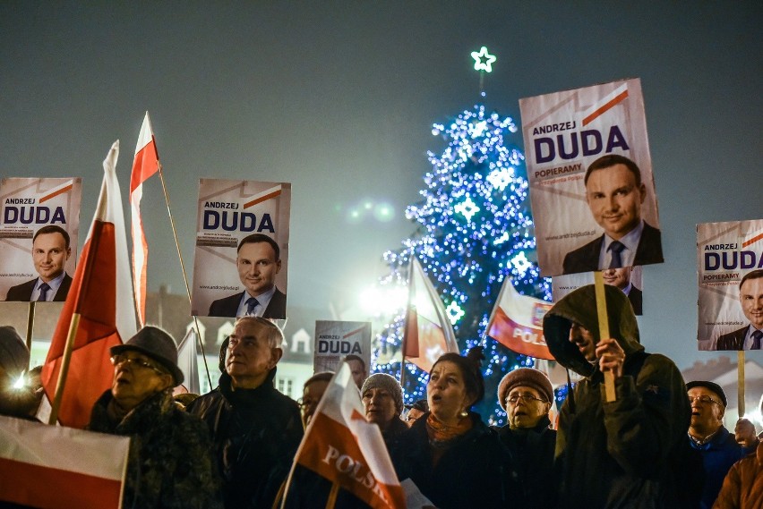 Wiec poparcia dla prezydenta Andrzeja Dudy...