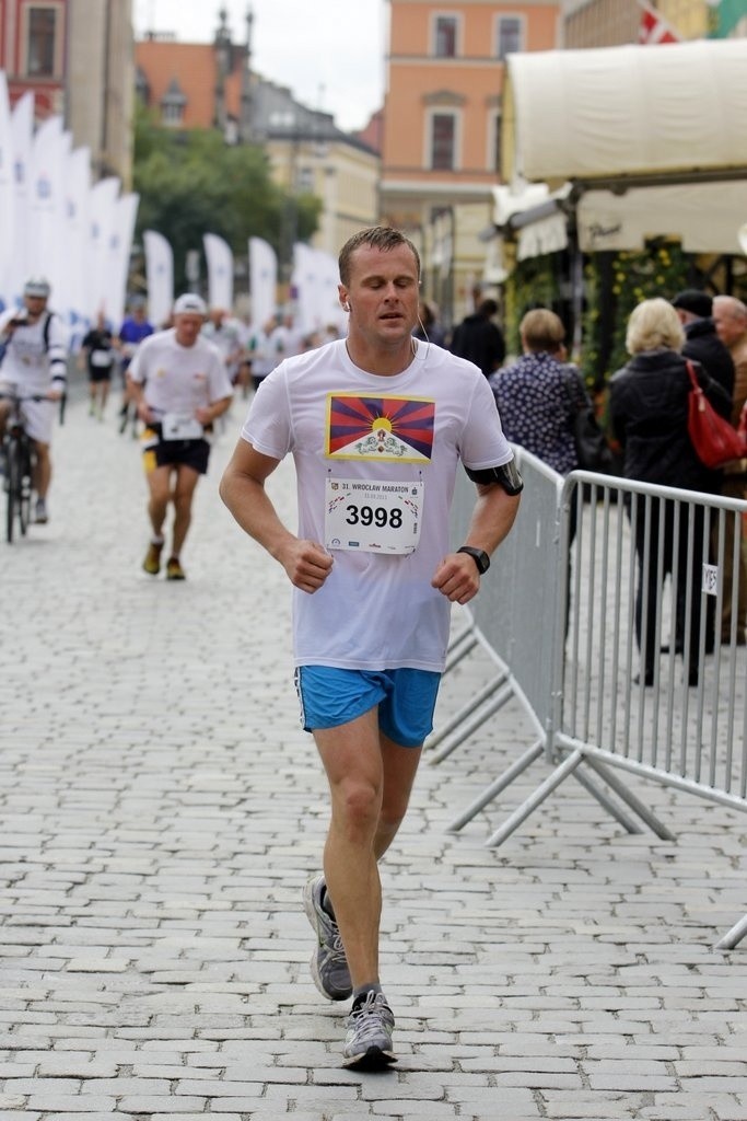 Maraton Wrocław - ZDJĘCIA - zawodnicy z numerami 3801 - 4000