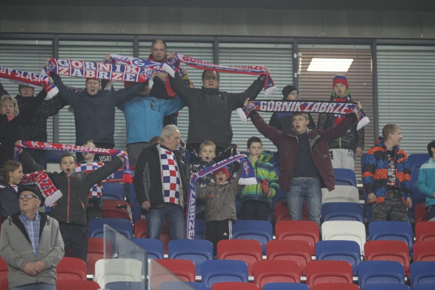 Górnik Zabrze - Śląsk Wrocław. Kibice odśpiewali hymn ZDJĘCIA KIBICÓW