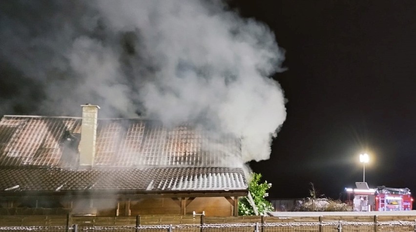 Pożar domu jednorodzinnego w Starych Biskupicach.