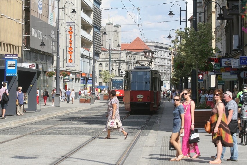 22-07-2014..katowice ulica 3 maja po remoncie centrum kwiaty...